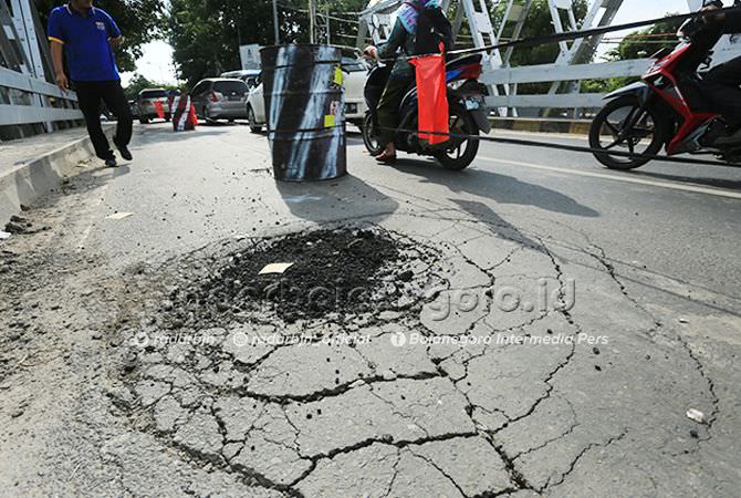 Perbaikkan Jembatan Jetak Molor