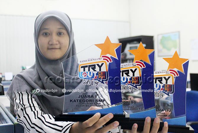 Besok, Puncak Awarding Tryout