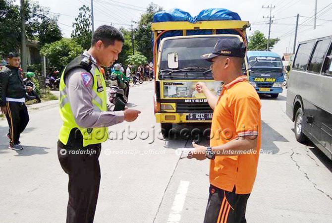 Terserempet Truk, Warga Klangon Tewas