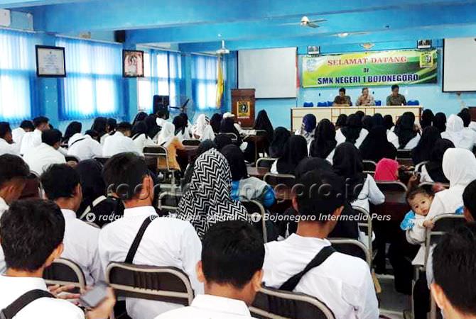 Tujuh Sekolah Numpang UNBK