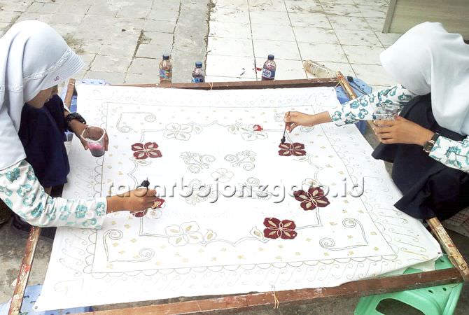 Manfaatkan Daun Suji dan Pandan untuk Pewarnaan