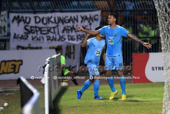 Unggul 3-0 dari Kalteng Putra, Suporter Persela: Bahagia