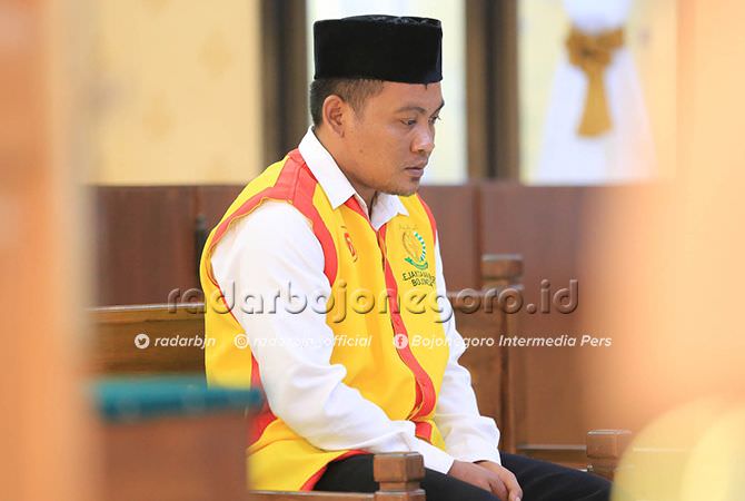 Iseng Edit Foto Bugil, Eko Divonis 16 Bulan