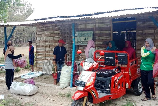 Laba Bank Sampah Disantunkan Keluarga Tidak Mampu