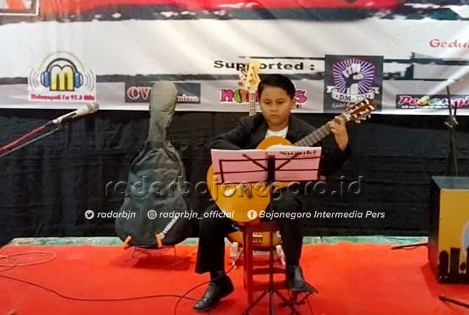Latihan sebelum Sekolah, Hafal Lagu Band Queen