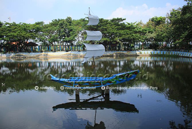 Proyek Plengsengan Telaga Bandung Mundur Satu Bulan