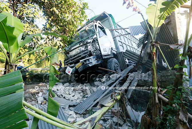 Sasar Tiga Kendaraan, Pengemudi Kabur