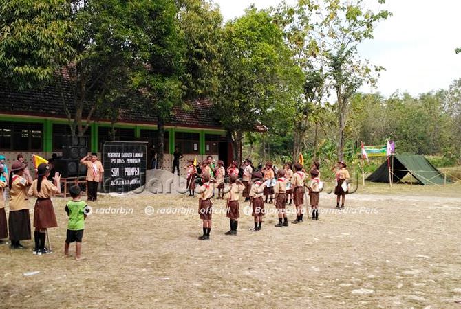 SD Tengah Hutan Kesulitan Listrik