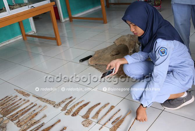 Simpan 200 Artefak dan Benda Kuno