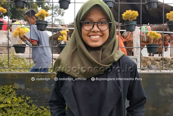 Tiga Jam Desain Vektor Wajah