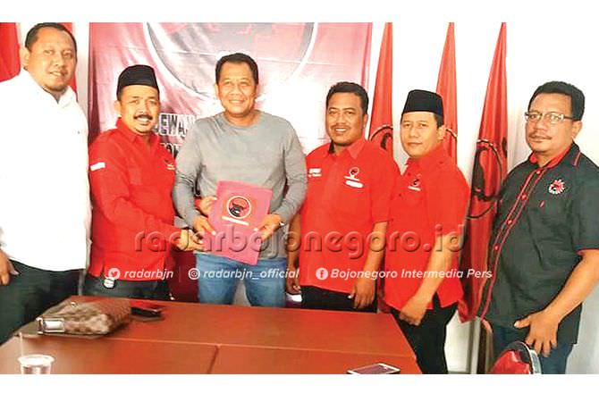 Mengabdikan Diri Untuk Masyarakat  Menuju Tuban Lebih Baik