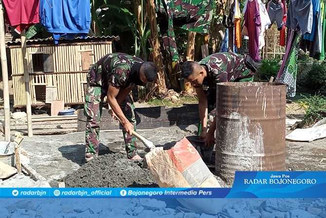 Adukan Semen Pembangunan Rumah Parmin Sudah Dipersiapkan
