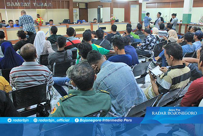 Jelang Penutupan Pemutihan, Samsat Sesak