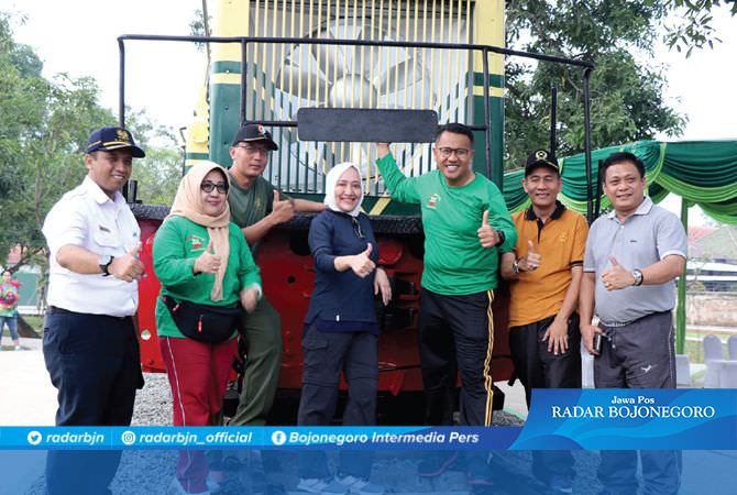 Taman Lokomotif Pertama di Indonesia 