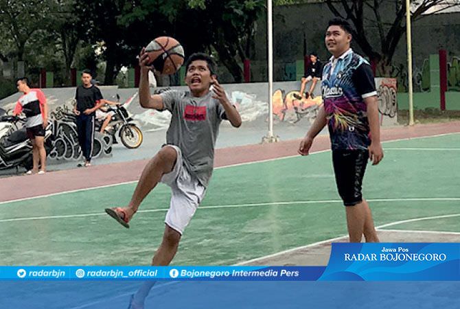 Warga Bojonegoro Tak Kuat Menahan Rindu Untuk Berolahraga