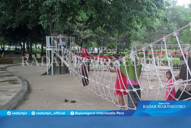 DLH Belum Pastikan Penambahan Fasilitas Alun-Alun Bojonegoro