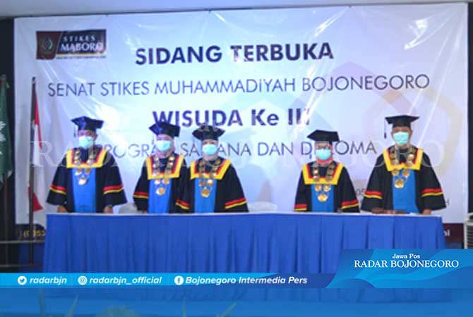 Wisuda ke-III STIKEs Maboro Penuh Keistimewaan