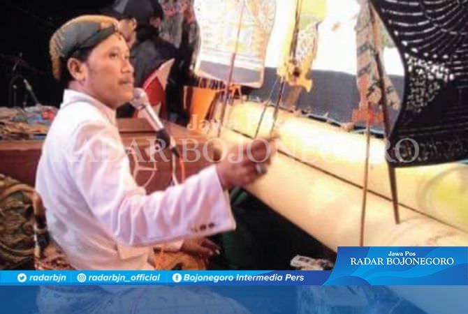 Suwaji, Penguji Kayu Perhutani KPH Mojokerto yang Juga Seorang Dalang