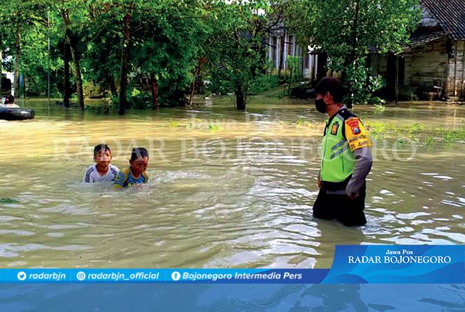 Debit Bengawan Naik, Giliran Desa Jumput Terendam Banjir