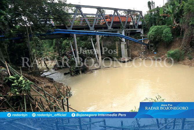 Tebing di Bawah Jembatan Kapas Longsor, BBWS Tangani Usai Musim Hujan