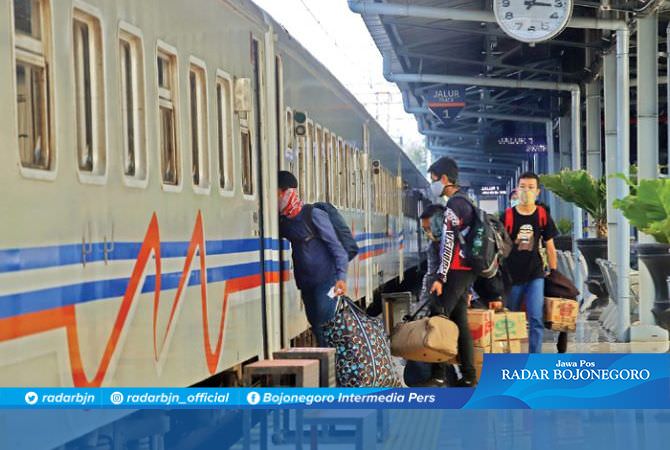 12 Kereta Api Gagal Berangkat, KAI Sediakan Layanan Vaksinasi