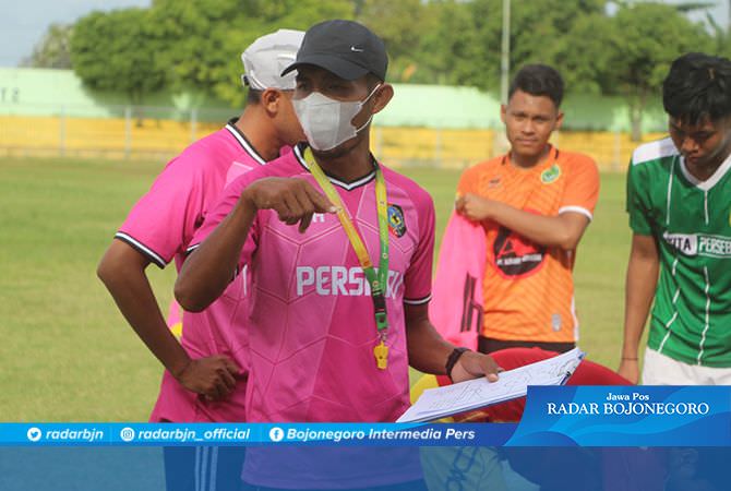 Gaji Pelatih Disepakati, Pemain Masih Nego