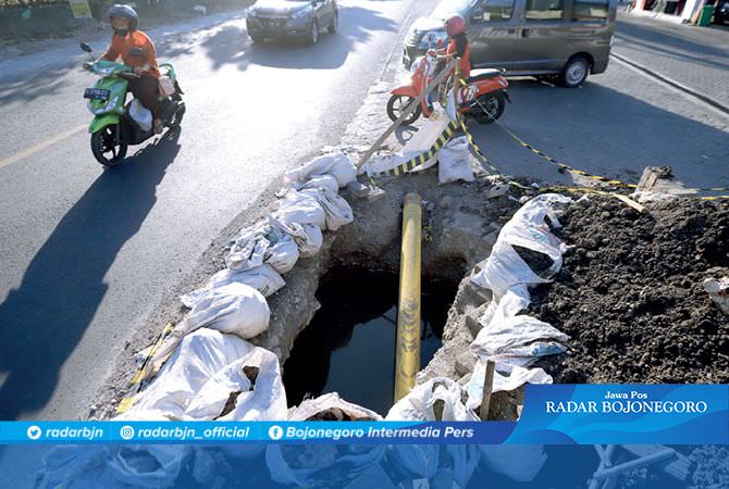 Pipa Jaringan Gas Mulai Masuk Sambungan Rumah Warga
