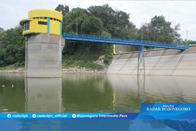 Volume Susut, Pintu Air Waduk Pacal Masih Ditutup