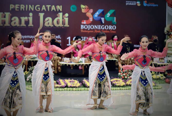 Agar Milenial Kian Akrab dengan Seni Sandur