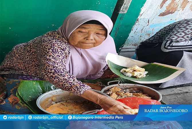 Jual Pecel Campur Lodeh Mampu Bertahan Hingga 40 Tahun