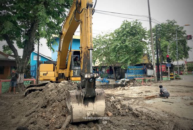 Pembukaan Jalan J.A Suprapto Molor