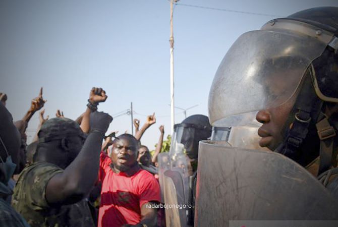 Militer Burkina Faso Mengaku Gulingkan Presiden, Tangguhkan Konstitusi