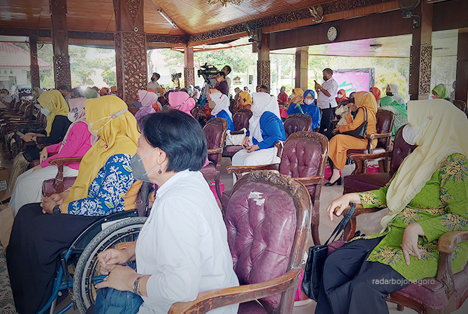 MINTA USULAN: Musrenbang menghadirkan disabilitas, pemuda, milenial, dan usia lanjut. (LUKMAN HAKIM/RDR.BLORA)