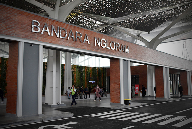 IKON DAERAH: Bandara Ngloram saat awal buka. Saat ini perluasan lahan bandara di Desa Ngloram. Pembebasan lahan sudah diklir. (Dokumentasi RDR.BLORA)