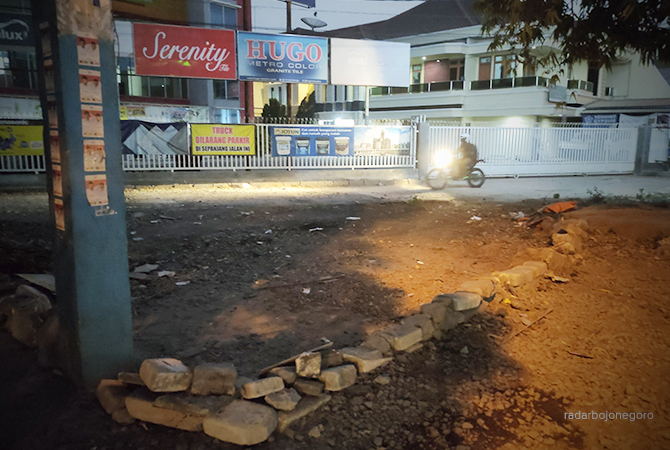 UPAYA HIJAUKAN KOTA: Salah satu lahan milik PT KAI diproyeksikan menjadi hutan kota. (ANJAR DWI PRADIPTA/RDR.LMG)