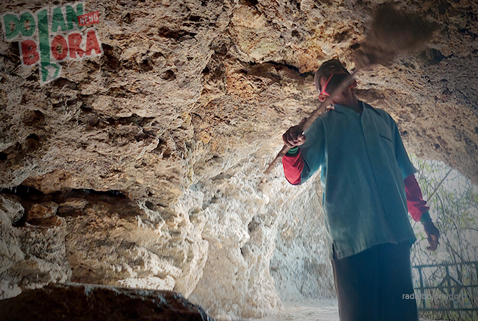 WISATA ALAM: Sisi Gua Sentono masih alami. Gua berada di Desa Mendenrejo ini semakin ramai ketika akhir pekan. (LUKMAN HAKIM/RDR.BLORA)