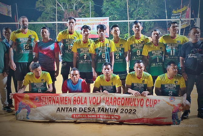 ADA PEMAIN ASING: Turnamen voli kini makin bergengsi. Misalnya, Hargomulyo Cup datangkan pemain timnas, Proliga dan pemain asing. (IST/RDR.BJN)