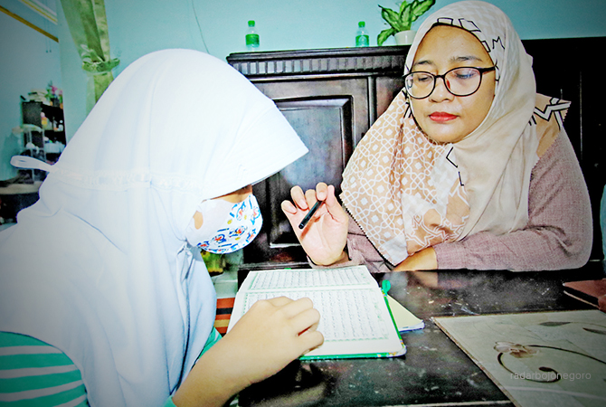 MENDAPAT PERHATIAN: DPRD Lamongan mendorong kesejahteraan bagi guru swasta dan guru ngaji di Lamongan. (ANJAR DWI PRADIPTA/RDR.LMG)