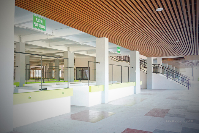 TAK ADA AKTIVITAS: Pasar Wisata masih belum dipakai. Pasar yang dibangun megah ini seharusnya bisa ungkit ekonomi. (AHMAD ALFIANSYAH MG-1/RDR.BJN)