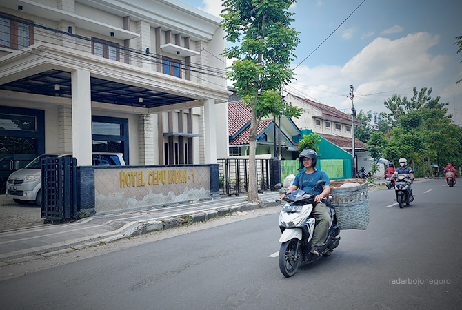 PENDAPATAN: Salah satu hotel di Kecamatan Cepu. Persebaran hotel di Blora ada di empat kecamatan. (Lukman Hakim/RDR.BLORA)