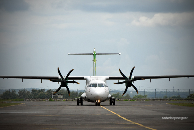 JALUR UDARA: Pesawat Citilink saat mendarat di Bandara Ngloram, pada November 2021 lalu.  (DOKUMENTASI RDR.BLORA)