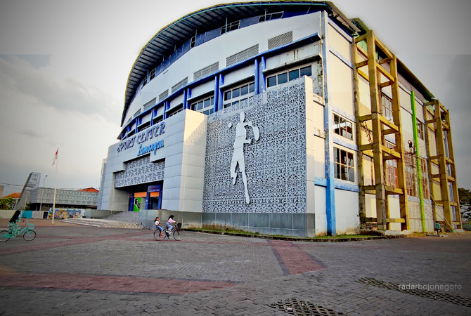 ADA ANGGARAN PEMELIHARAAN: Sport Center Lamongan dianggarkan Rp 190 juta untuk pemeliharaan fasilitas yang ada. (ANJAR DWI PRADIPTA/RDR.LMG)