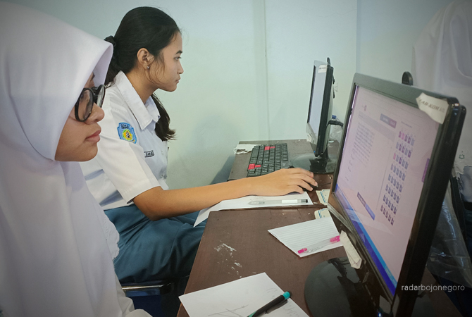 TRYOUT: Pelaksanaan Tryout SNBT Radar Bojonegoro. Siswa tak lolos SNBP masih bisa ikut SNBT. (ISTIMEWA FOR RDR.BJN)