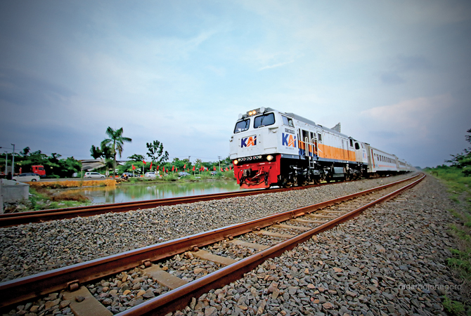 LAKUKAN PERSIAPAN: PT KAI memprediksi pemudik Lebaran yang menggunakan jasa KA nantinya lebih tinggi dibandingkan tahun lalu.  (ANJAR DWI PRADIPTA/RDR.LMG)