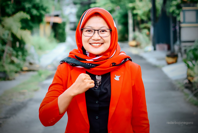 Erna Sujarwati (Ning Erna), Bacaleg PDI Perjuangan Dapil 3 Lamongan (Kedungpring, Babat, Pucuk, Sugio)