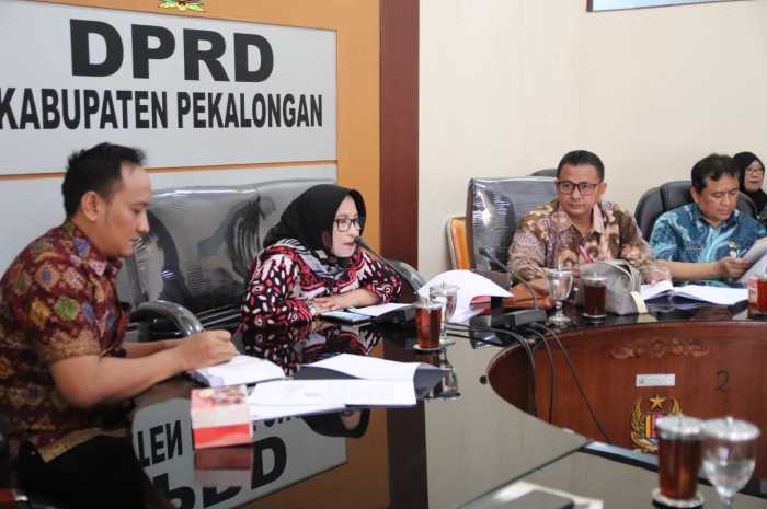 Pimpinan DPRD Kabupaten Pekalongan saat rapat koordinasi membahas nasib warga Simonet, belum lama ini.&nbsp;