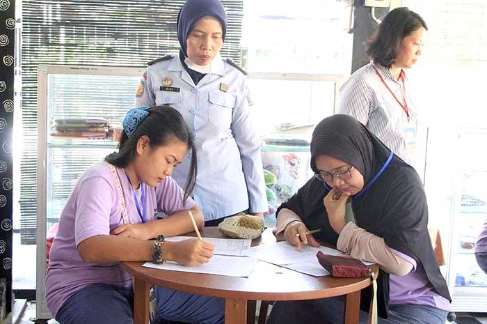 Salah satu napi di Lapas Perempuan Semarang mendapatkan akses layanan kesehatan mental, Rabu (28/6).