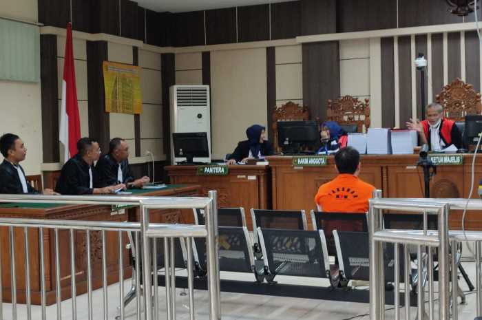 Terdakwa Dion Renato Sugiarto penyuap proyek pada Direktorat Jenderal Perkeretaapian (DJKA) Kemenhub disidangkan di Pengadilan Tipikor Semarang, Senin (3/7).&nbsp;