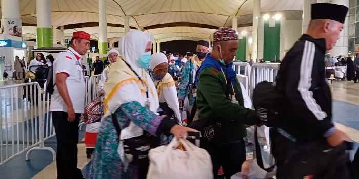 PULANG KE TANAH AIR : Jemaah haji Indonesia secara bergelombang pulang ke tanah air melalui maskapai penerbangan Saudia Airlines Selasa kemarin 5 Juli 2023.