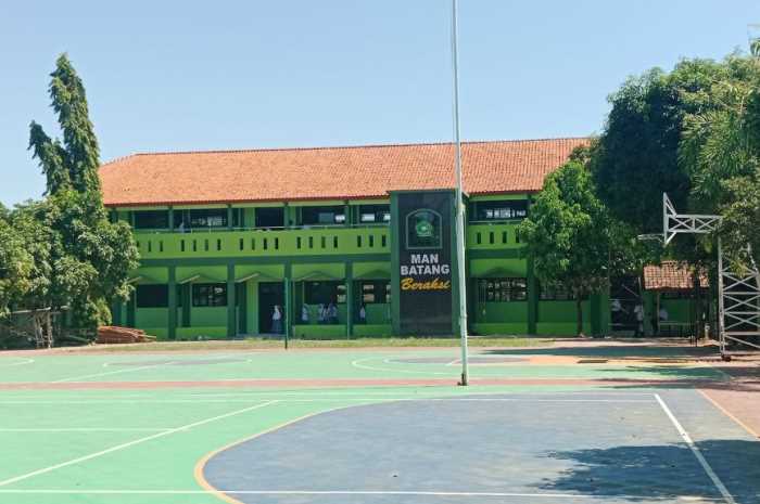 Suasana MAN 1 Batang yang status tanahnya masih dimiliki oleh Pemerintah Kabupaten Batang.